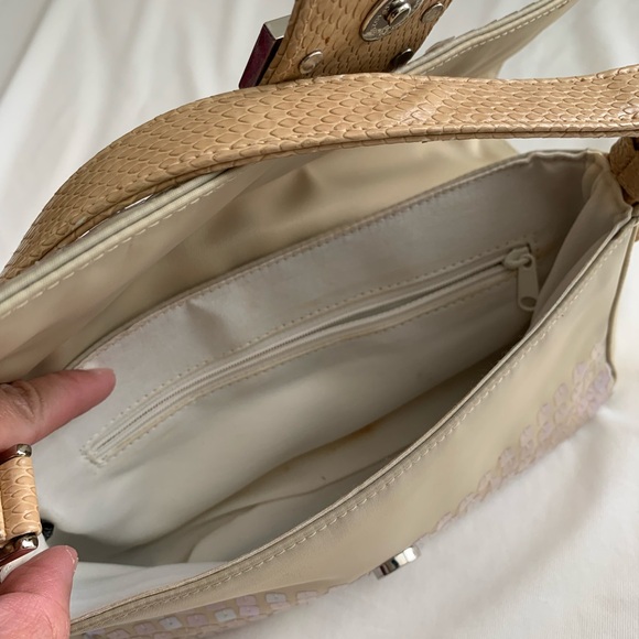 Guess Small Shoulder Bag - Picture 9 of 15